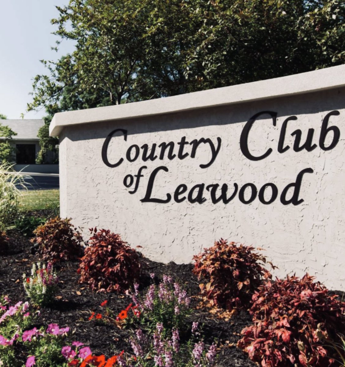 TheBG_Show's tweet photo. My man @adthomas7 played on a broken right foot! He also carried me for 2 days can’t thank him enough for the hospitality #CCL is top notch! #FirstClass #MemberGuest we finished 2nd! #Steak #Saturday https://t.co/0A1DMxpJQ7