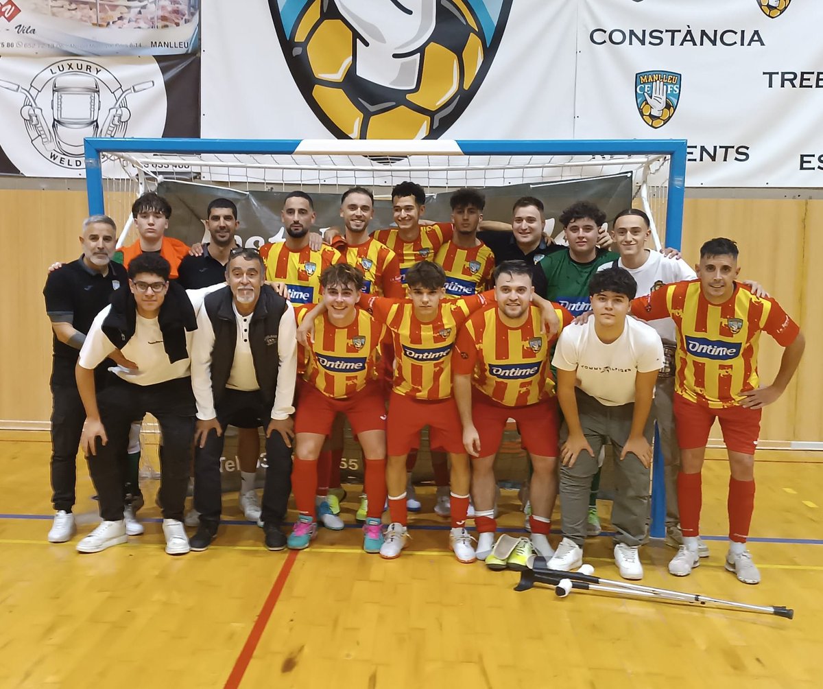 Avui el nostre regidor, Jordi Rierola, ha donat suport a la UEFS Manlleu en el seu partit, que ha acabat amb una gran victòria local per 6-2. 

Sempre al costat de l’esport i dels equips del nostre municipi! 

 #SalvemManlleu