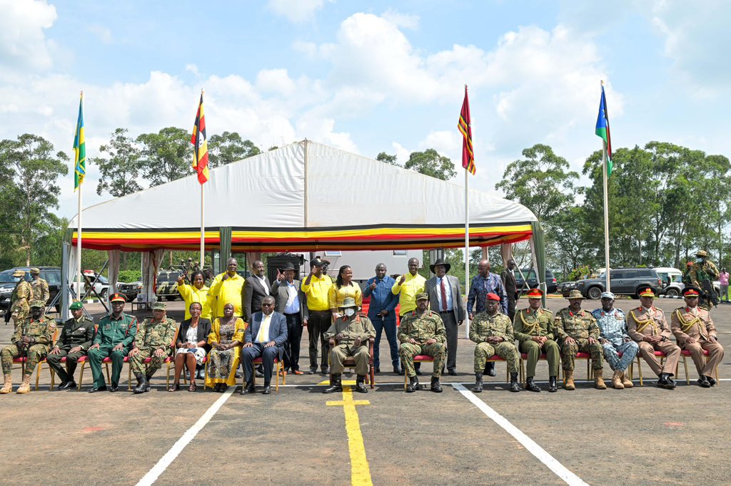 kamukamafredie's tweet photo. President  Yoweri Museveni ~ Congratulate the new officers on their  achievement  and also thank the CDF Gen Muhoozi Kainerugaba and his commanders  for the excellent  work they have done in training the officers  . https://t.co/ryUEtwRq3Q