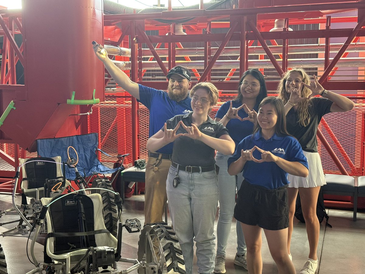 UAHMoonbuggy's tweet photo. We had an amazing time at Observe the Moon Night at the Space and Rocket Center last night!

#uah #moonbuggy #nasaherc https://t.co/SYY4Hb7uGc