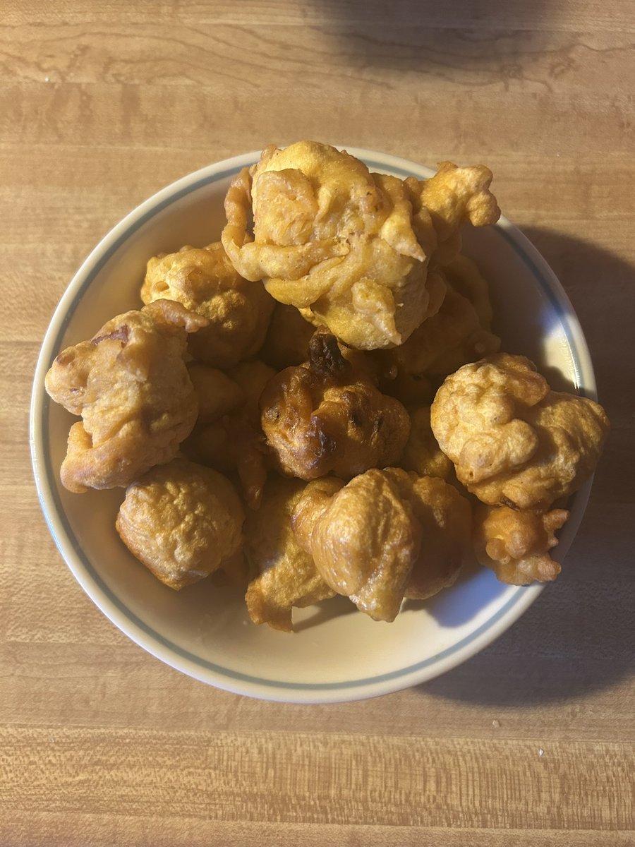 mascluffy's tweet image. kwek kwek for brunch #filipino #lovemycountry #busted