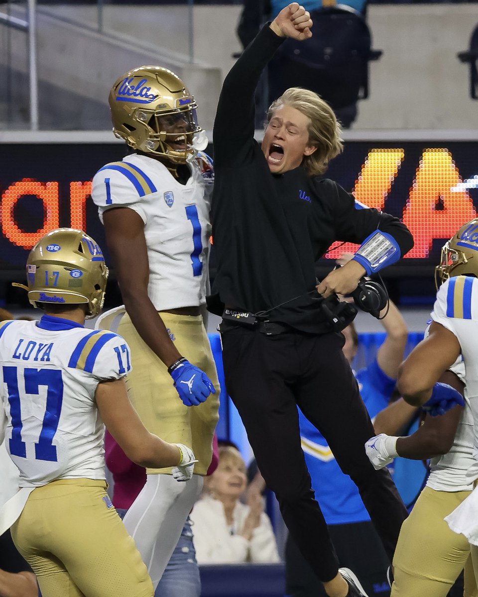 LABowlGame's tweet image. Never count out LA 🐻👏

Congrats to Jerry Neuheisel and UCLA on thier historic upset of No. 7 Penn State!