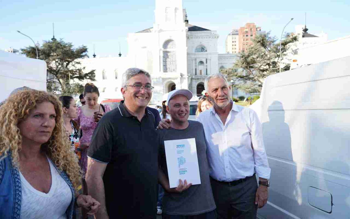 Alak y Javier Rodríguez participaron de una nueva edición de Sabores Bonaerenses en Plaza Moreno
Info #laplata Noticias  Ver más ⬇️⬇️
 infolaplata.com/alak-y-javier-…