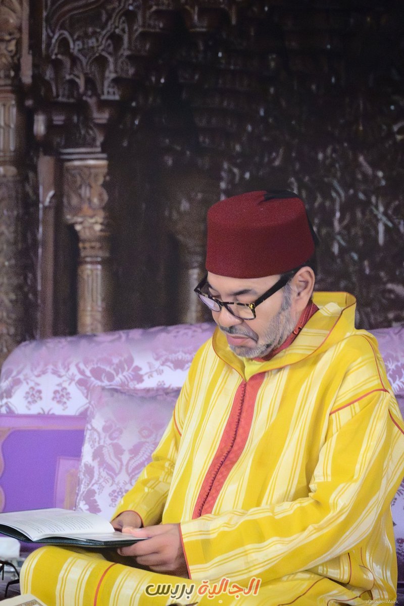 حنا مغاربة ماشي خونة، المغرب فالقلب وملكنا فالعين، وعاش سيدنا.

المغربي يبقى مغربي، ما يبيعش الأصل ولا يخون الوطن، الله، الوطن، الملك.

ملكنا فخرنا والمغرب أصلنا، والباقي يتعلم شنو معناها مغربي.

المغرب ماشي غير بلاد، راه هو الهوية، وملكنا رمزها. عاش الملك.