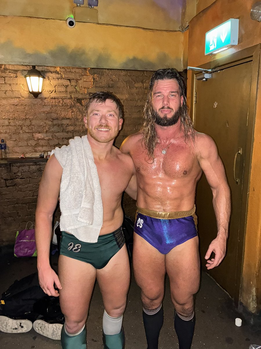 jamesellispw's tweet image. Winners Are Grinners 

Brilliance x Worth Every Pound 

RCW Kings 

👊🏻✌🏻 😎