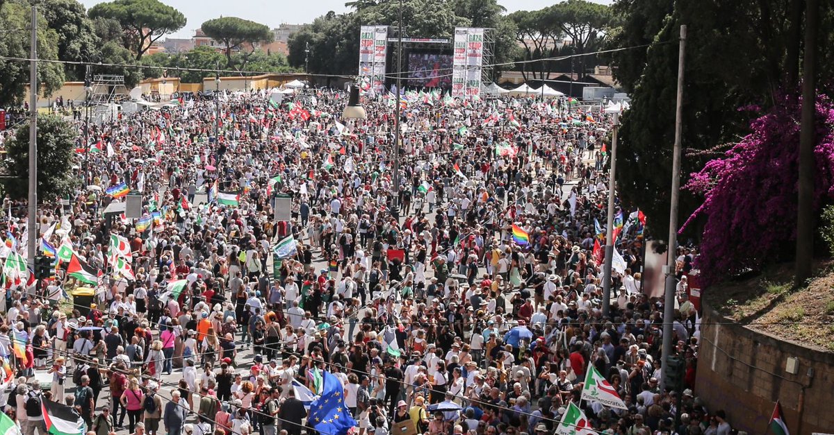 ...é yurij com i?🏴@yurijc.bsky.social tweet media