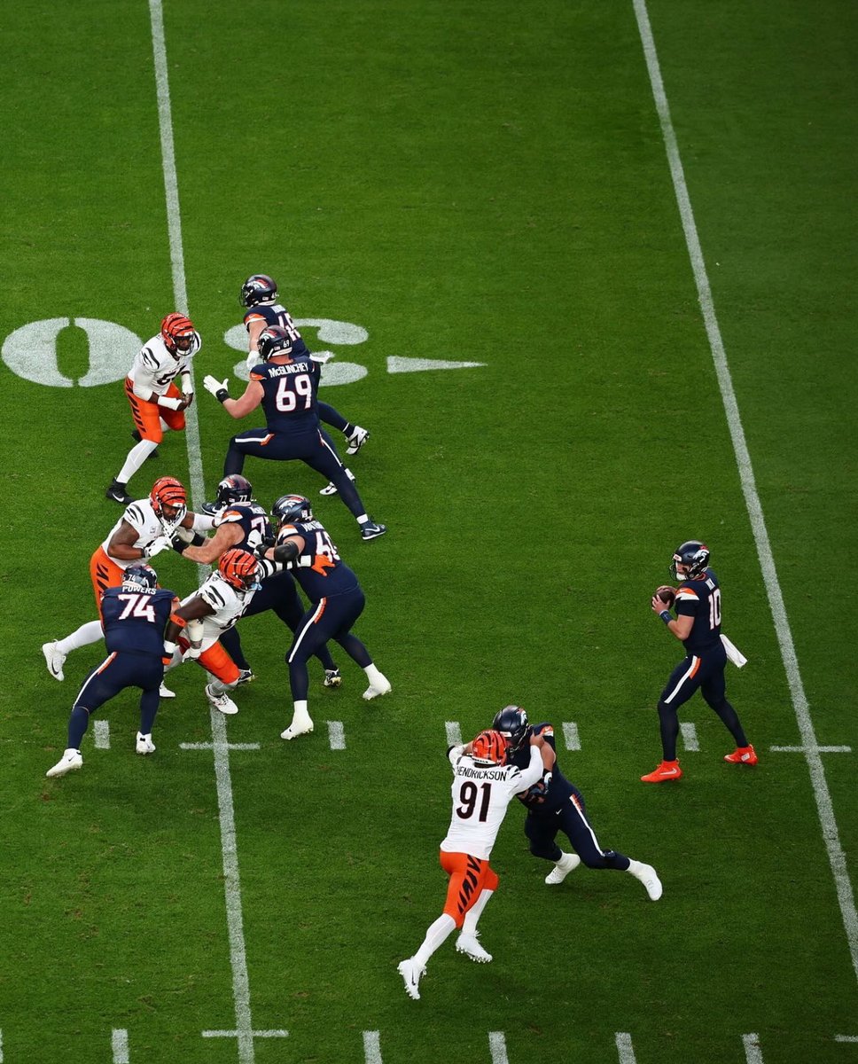 MileHighMims's tweet photo. Look at Bolles man so inspirational https://t.co/j42Ls8njh6