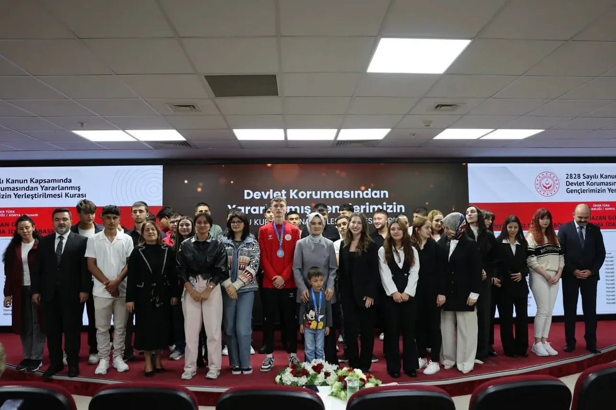 konyaashim's tweet photo. Devlet himayesindeki 742 gencimizin kamu kurum ve kuruluşlarına atamalarını gerçekleştirdik. Hayat yolculuklarında yanlarında olduğumuz evlatlarımızın kariyer basamaklarını çıktıklarını görmenin gururunu ve heyecanını yaşıyoruz. 

@tcailesosyal
@ASHB_COCUK
@neseliabdullah https://t.co/VmCfj5CtqH
