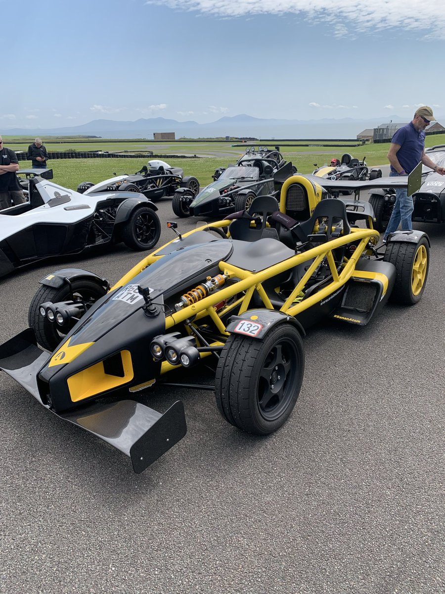 Ariel Atom 3.5R Anglesey Lightweights 2025.  Looking forward to 2026!  #BananAtom <a href="/theArielClub/">OfficialArielClub</a> <a href="/ArielMotorCo/">Ariel Motor Company</a>