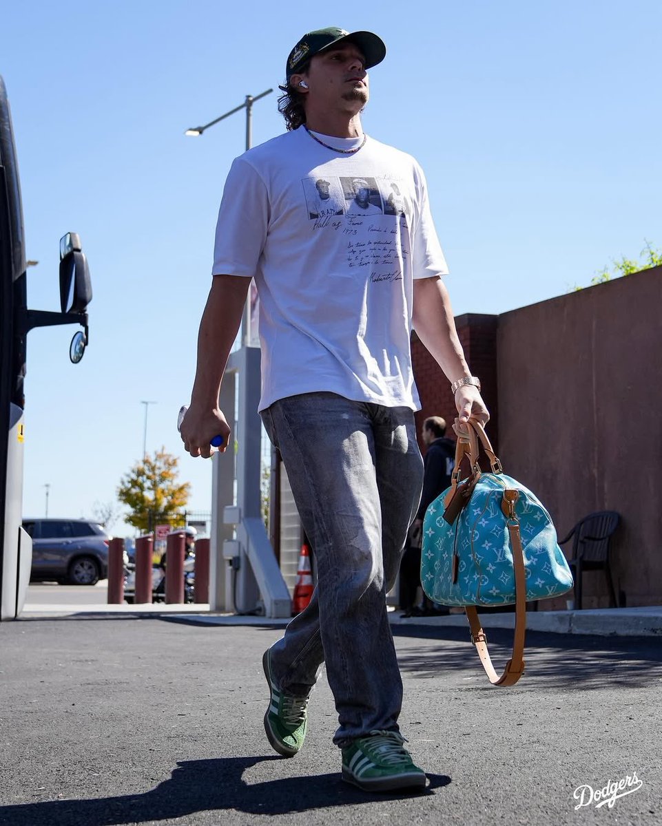 キケと由伸は、オソロのヴィトンでフィラデルフィアに行ったのかー。
#ドジャース #山本由伸