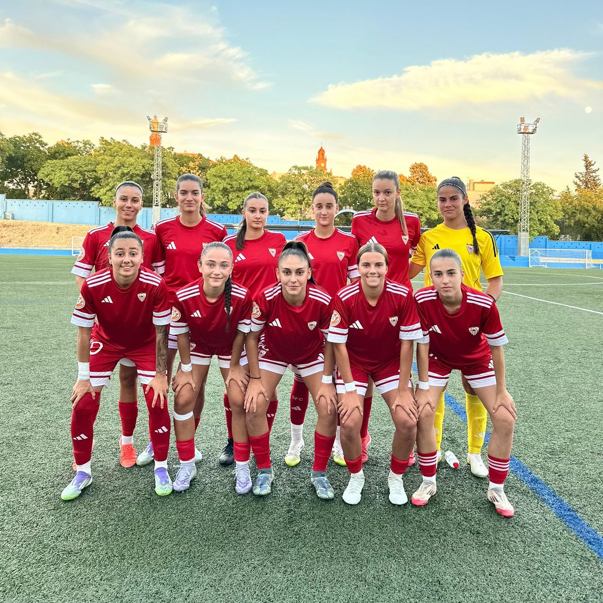 FILIAL | Nueva victoria a domicilio para las de <a href="/Dani_Montiel89/">Dani Montiel Camino</a>:

<a href="/UDLoretoFem/">UDLoretoFem</a> 2-3 #SevillaFCFem 🤍❤️

⚽️⚽️ Barrios 
⚽️ Verdugo 

#TerceraFederaciónFutFem
