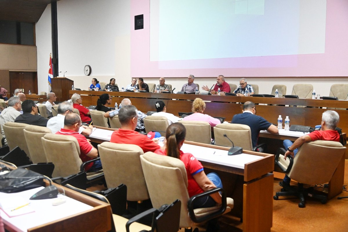 🗣️| Los problemas son de envergadura. No se resuelven en un fin de semana, hay que mantener la sistematicidad en el trabajo.

🗣️| Esta operación de apoyo a la capital ha demostrado problemas acumulados de organización, apuntó.