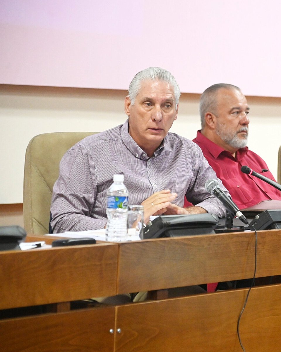 🗣️| Los reclamos de la población son legítimos, pero tienen que hacerse en los lugares establecidos: el Partido, las instituciones del Gobierno y del Estado. Nadie está autorizado a cerrar una vía pública, porque obstaculizan servicios imprescindibles para nuestro propio pueblo.