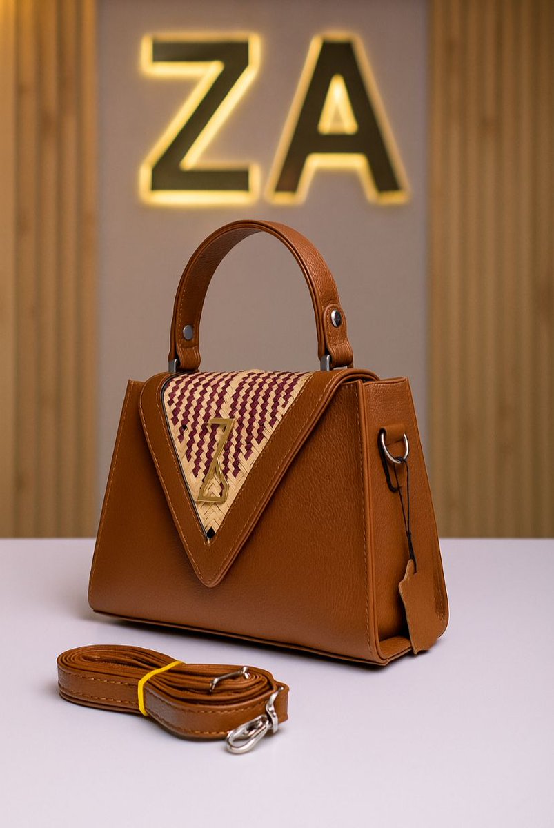 ZamanyAccessory's tweet photo. 🇫🇷 Attendez une seconde… avez vous bien vu ce marron? 😍🤌🏽

 🇺🇸 Wait a sec… did you really see that brown one?! 😍🤌🏽

#Zamany #zamanyaccessory #brownoutfit #Handbags https://t.co/1hSdrWx5vH