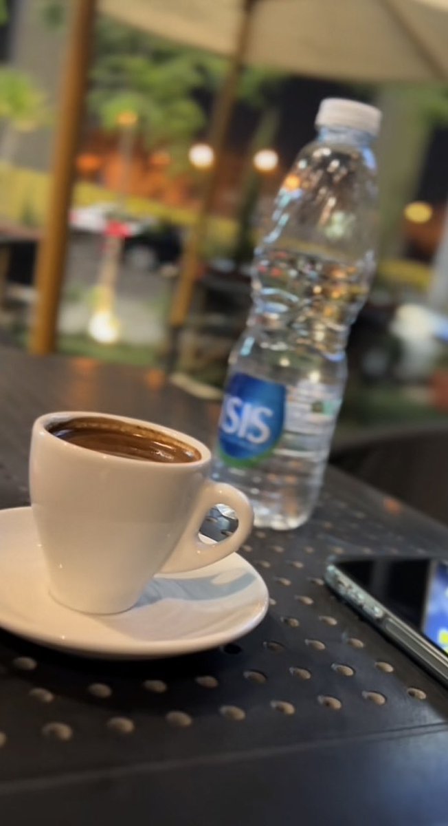 aelaa_ahmed's tweet photo. هي لو كانت دايمه كنتوا عملتو ايه ؟؟
#قهوة_المساء 
#قهوتي 
#فنجان_قهوة https://t.co/mYSpULLSRS