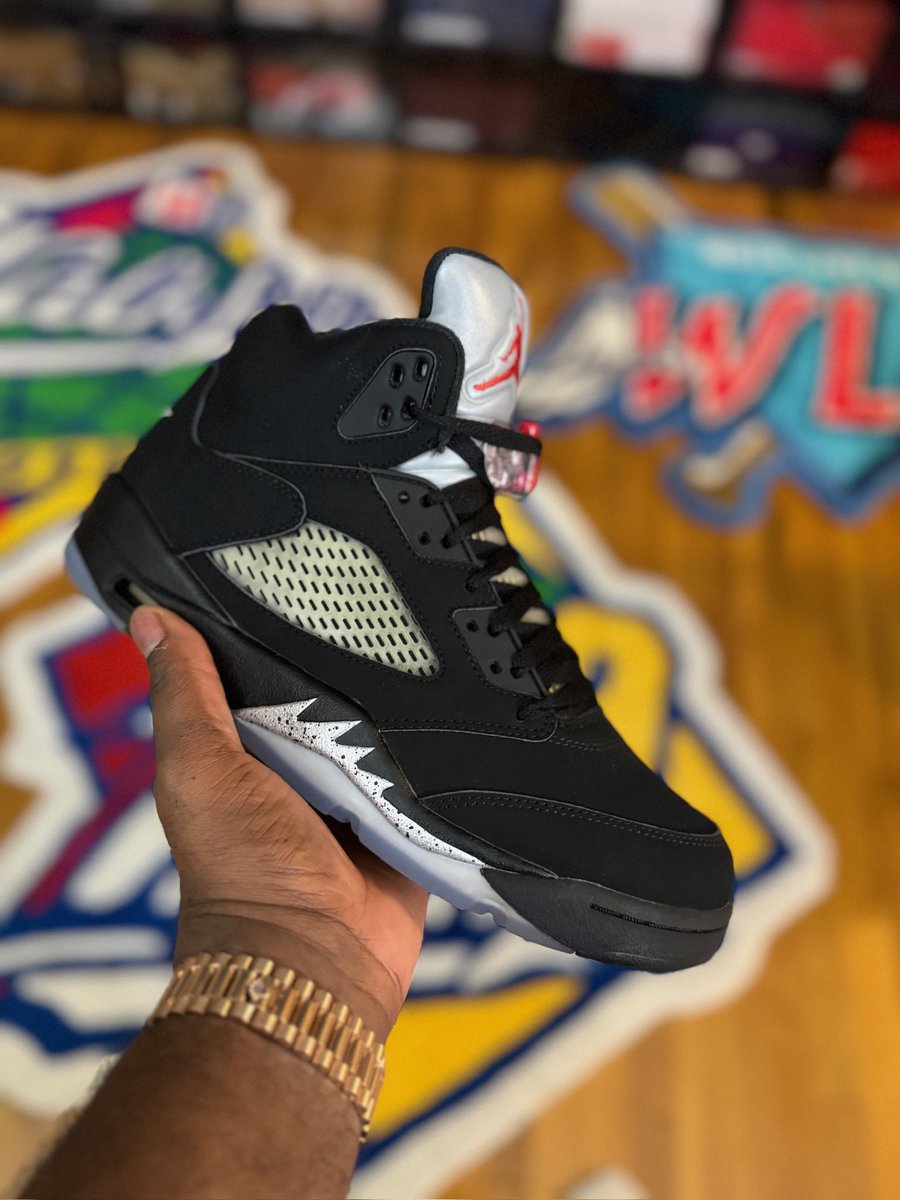 Rock it or Stock it tweet media