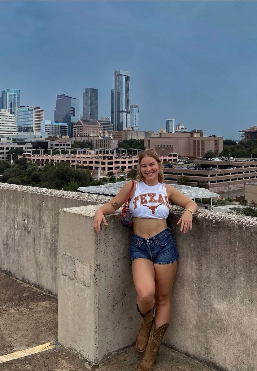 Hookem Hotties tweet media
