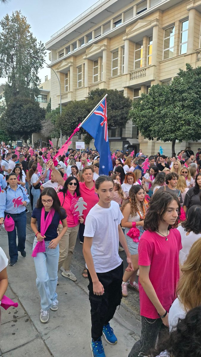 Περπατώντας σήμερα στη Λευκωσία με την <a href="/EuropaDonnaCY/">Europa Donna Cyprus</a> για την ενίσχυση της ευαισθητοποίησης για τον καρκίνο του μαστού και τη σημασία της έγκαιρης διάγνωσης. #PinkWalk