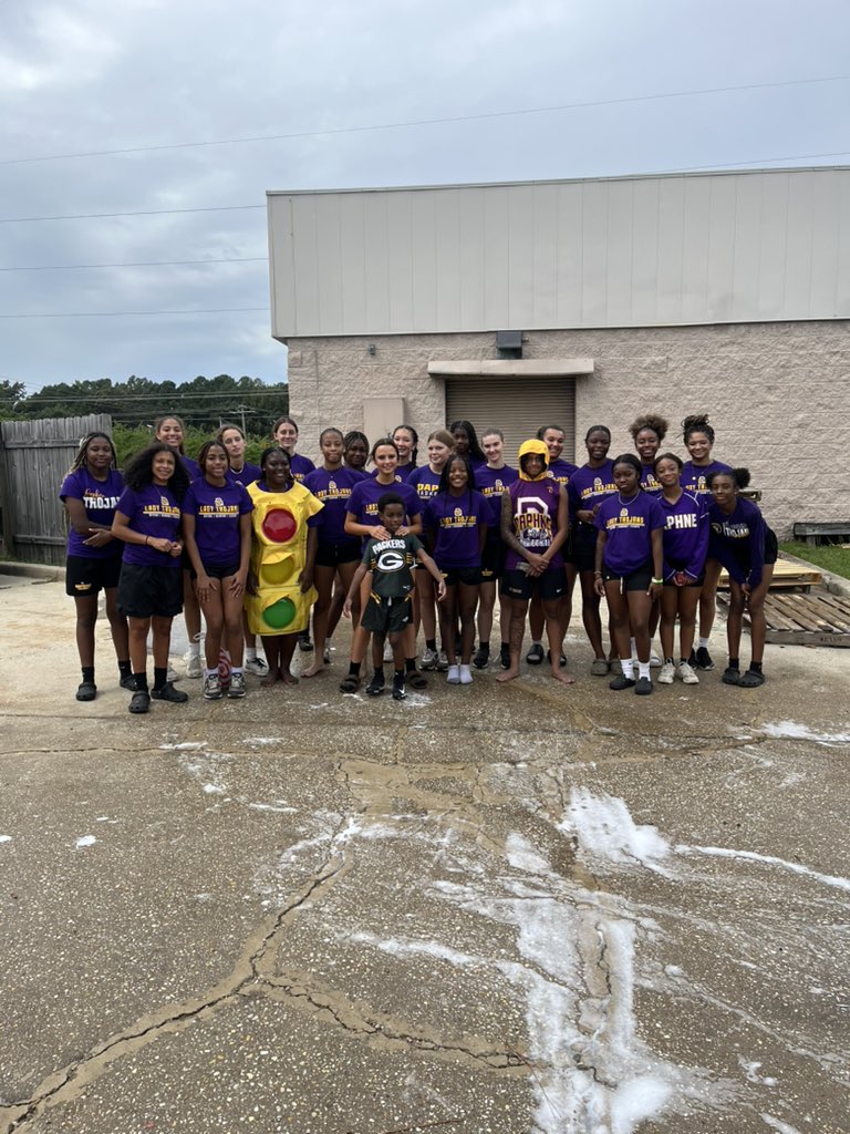 CoachKimPerry's tweet photo. While our car wash has concluded, you still have time this weekend to click and donate to our program! 👇👇👇👇👇👇👇👇👇👇Any amount is welcome! 🙏🏾
https://t.co/C8MTWg6vKu… https://t.co/NY8eXvsfsC