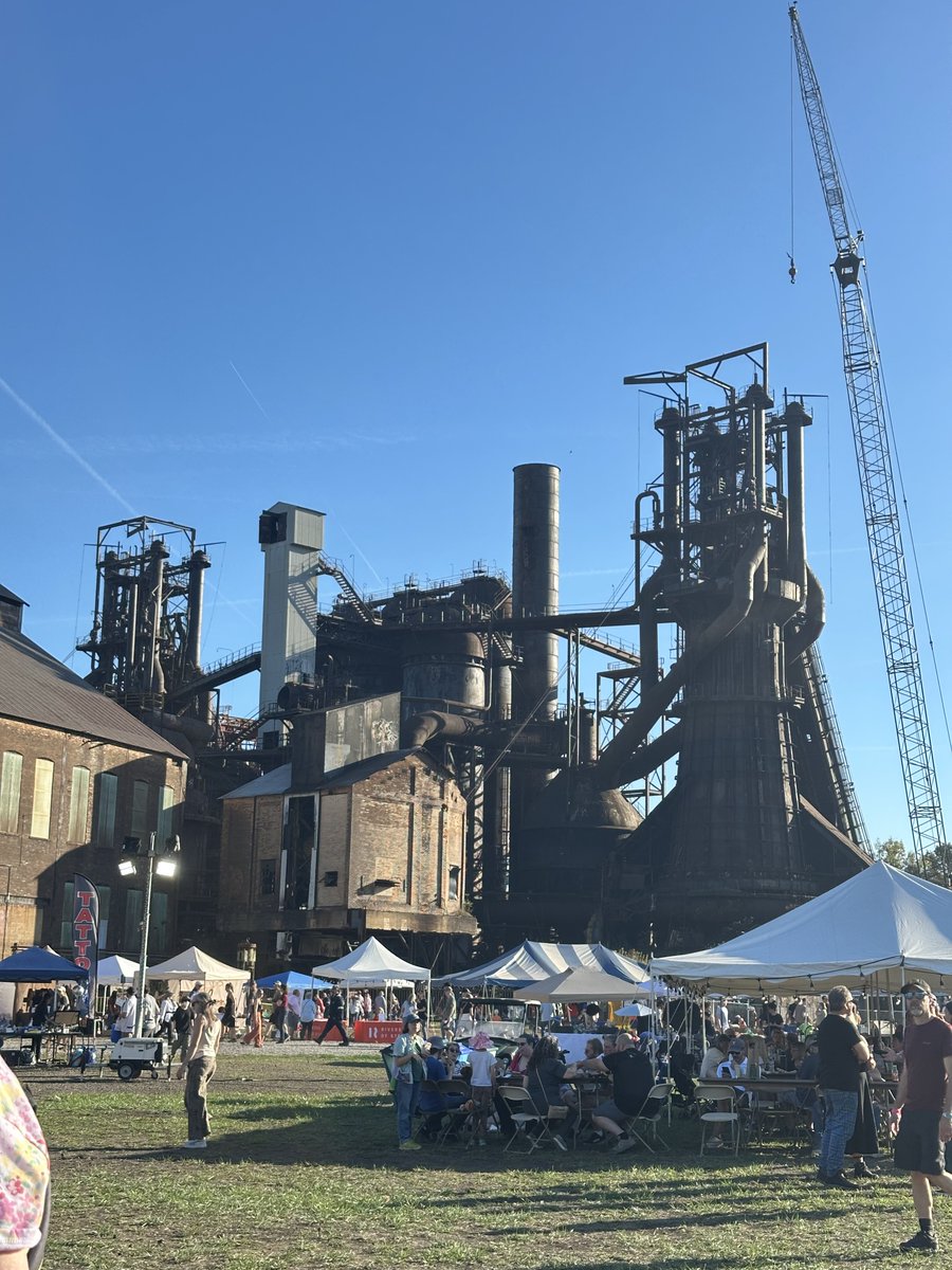 LOVElSPOWER's tweet photo. pittsburgh’s hottest club is a former blast furnace https://t.co/Il057m3zHz