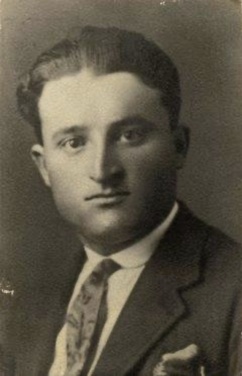 ANPIRomaPosti's tweet photo. #AlfonsoMarchesini "Nino", colono, dopo l'#Armistizio militò nel btg "Tampellini" della 2a brg "Paolo Garibald"i e operò nella zona tra #Argelato e S. Giorgio di Piano. Catturato dai fascisti, venne fucilato il #9agosto 1944 a #Funo (#Argelato).Aveva 39 anni. https://t.co/lwQVnUj95H