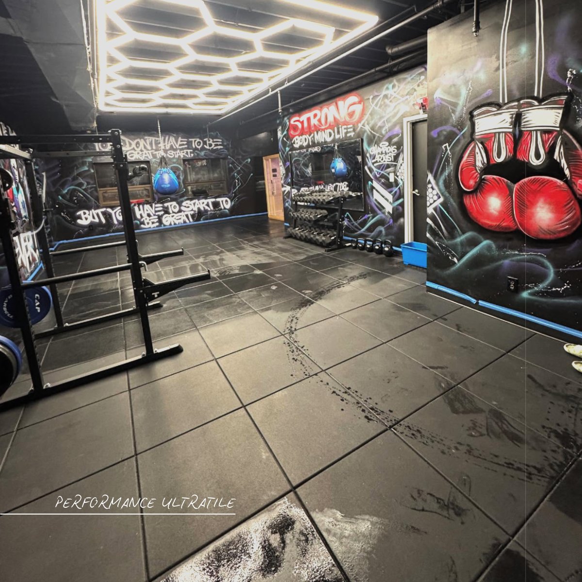 EcoreAthletic's tweet image. Check out this Performance UltraTile install by ASAP Design &amp;amp; Logistics at Hit N Run Boxing—built to handle serious impact while keeping the space quiet and performance-ready. 🥊

bit.ly/4gUR8I6

#ecore #performance #athletes #strengthtraining #asapdesign