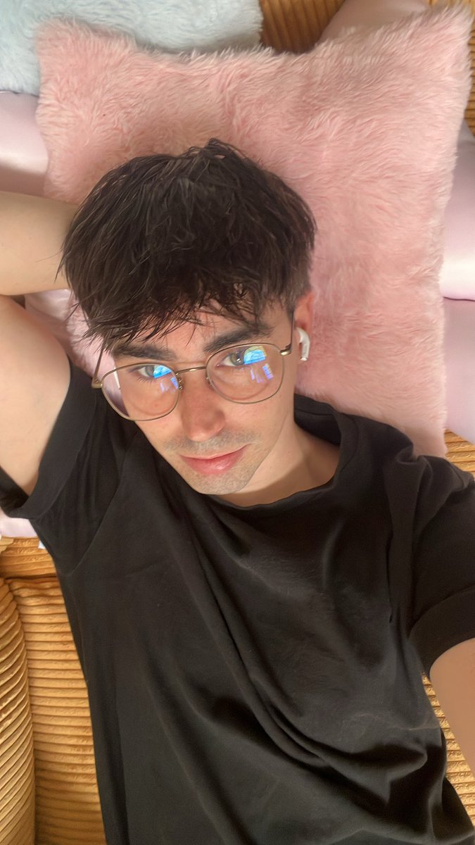 Just Alex (18+) tweet media