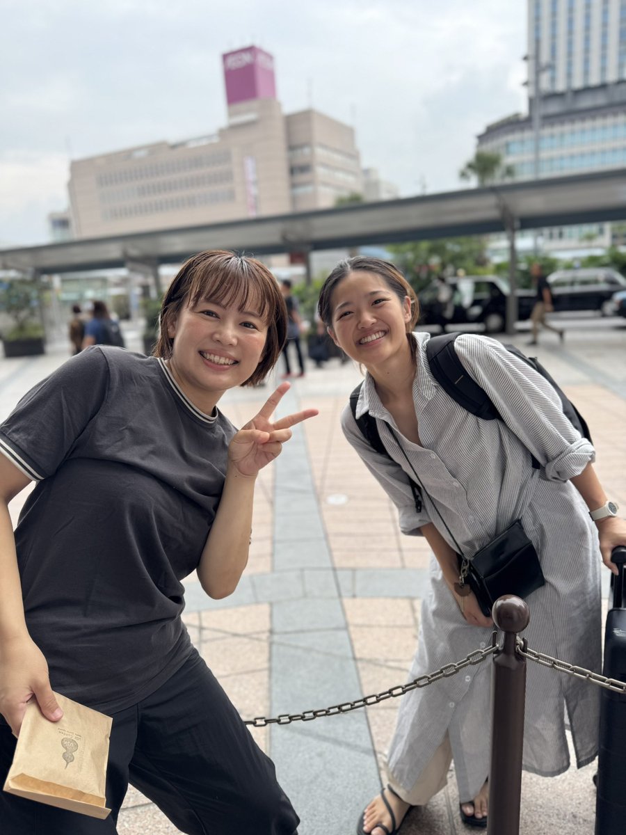 osamutnkw's tweet photo. 鹿児島中央アミュ広場で開催されている「こだわりの逸品フェア」2日目も大盛況でした！
10/5（日）が最終日！クラフトビール🍻も残り僅かです！最終日は17時迄なのでお早めにご来場ください！会場でお待ちしています！
#喜界島
#奄美
#HOWBE https://t.co/D2DSG7tpfH