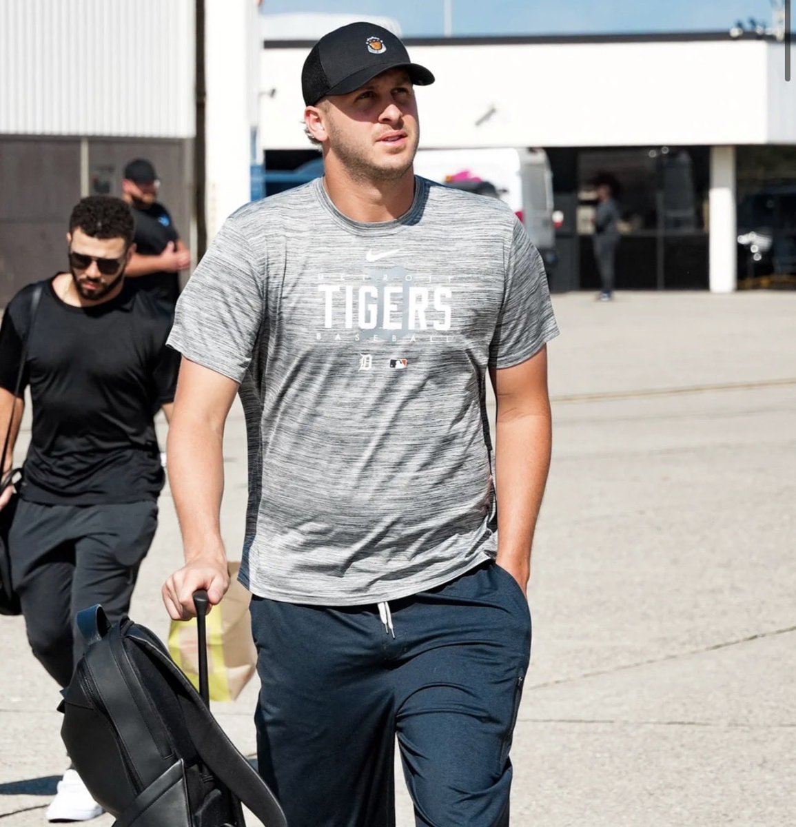 the_det_times's tweet photo. Jared Goff repping the Tigers 🐅 

(via: @Lions) https://t.co/c0P09KPDKj