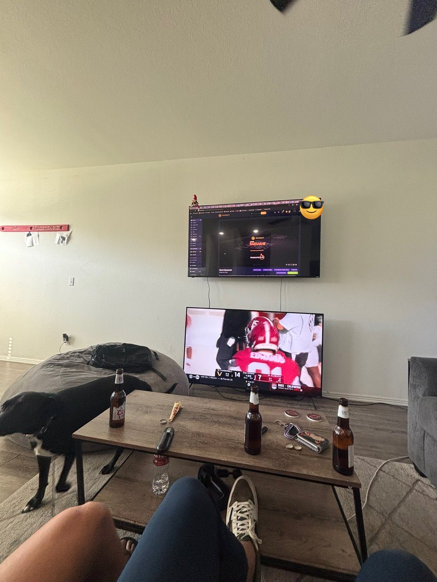 HaroldHewz's tweet photo. Life’s good. https://t.co/ImwHdz7F4N