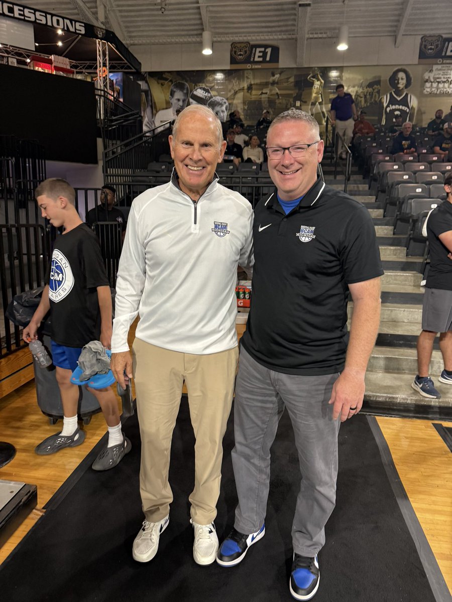 For all my Canisius and Michigan friends it was great to hear Coach Beilein speak today. Always love this weekend. We get some great coaches to come in and speak. <a href="/BCAMCoaches/">BCAM</a> <a href="/DaniD_23/">Danielle Hopkins</a> <a href="/coachtswoffard/">Tiffany Swoffard</a>