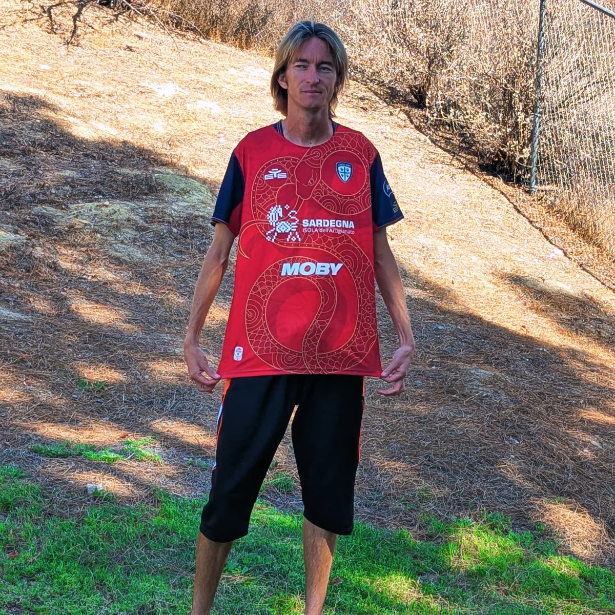 🚨 MYSTERY. BOX. HEAT. 🚨 By <a href="/EnigmaFootball_/">Enigma Football</a>

Didn’t know what to expect… but THIS?! 🔥🔥🔥
Straight 🔥 from the box — Cagliari Calcio came through with the sauce 😮‍💨💯
Who’s copping next?
#DripUnboxed #MysteryBoxFC #JerseyHeat #FootballFashion #UnboxTheFire