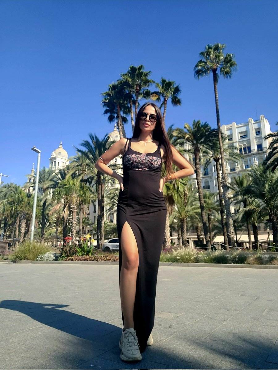 LavXLex's tweet photo. Ich bin mal wieder im Urlaub ... 🌞😻

#findomme #findom #moneydom #mistress https://t.co/qL7e7IZKbz