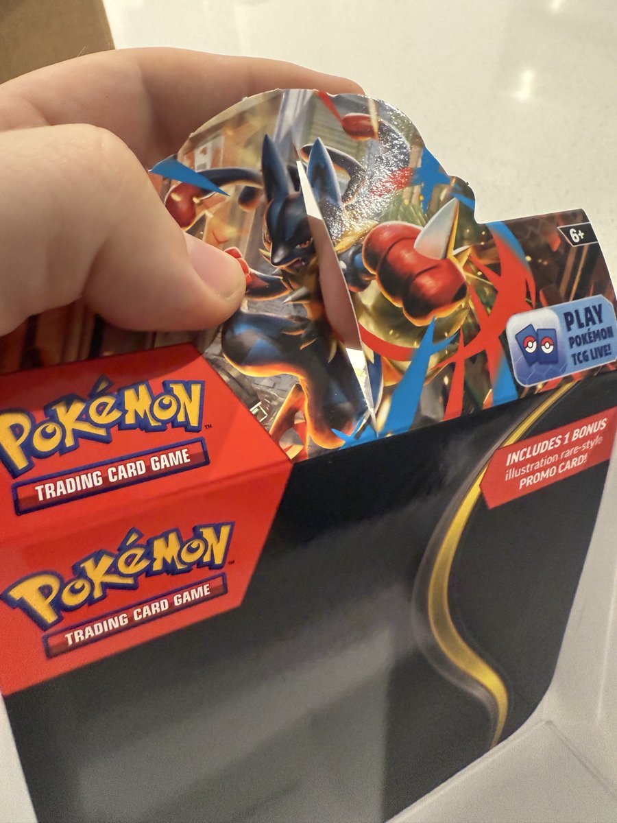 SakurasCardShop's tweet photo. I have gotten multiple emails today where someone from my packing team accidentally sliced through the wrap and tops of boxes when opening cases.

If you would like to return your ME1(must be still sealed just cut open from my packers) I will send you a return label an fully refund you once it arrives back to me.

I apologize for this issue. Don’t know why my team tried slicing through oblivion.