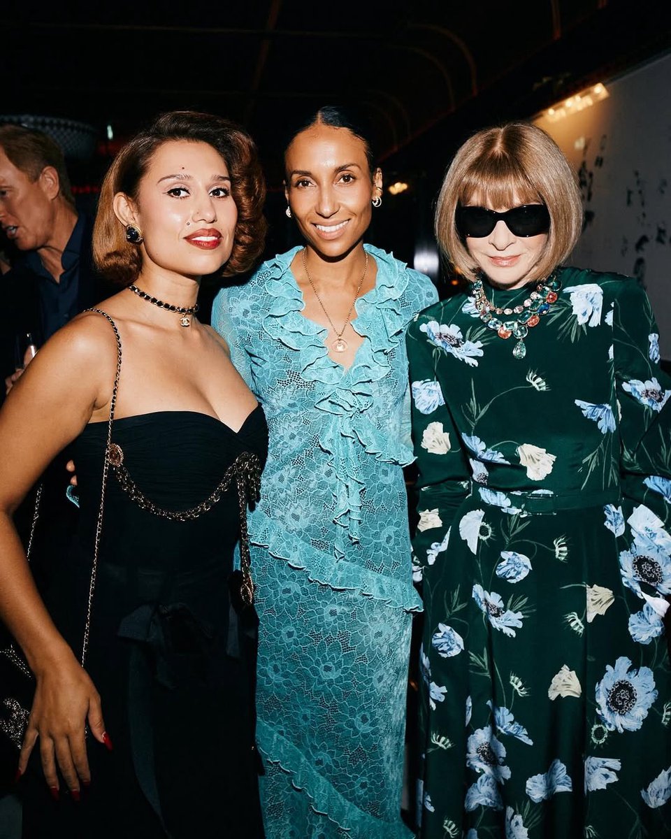 RAYE Access tweet media