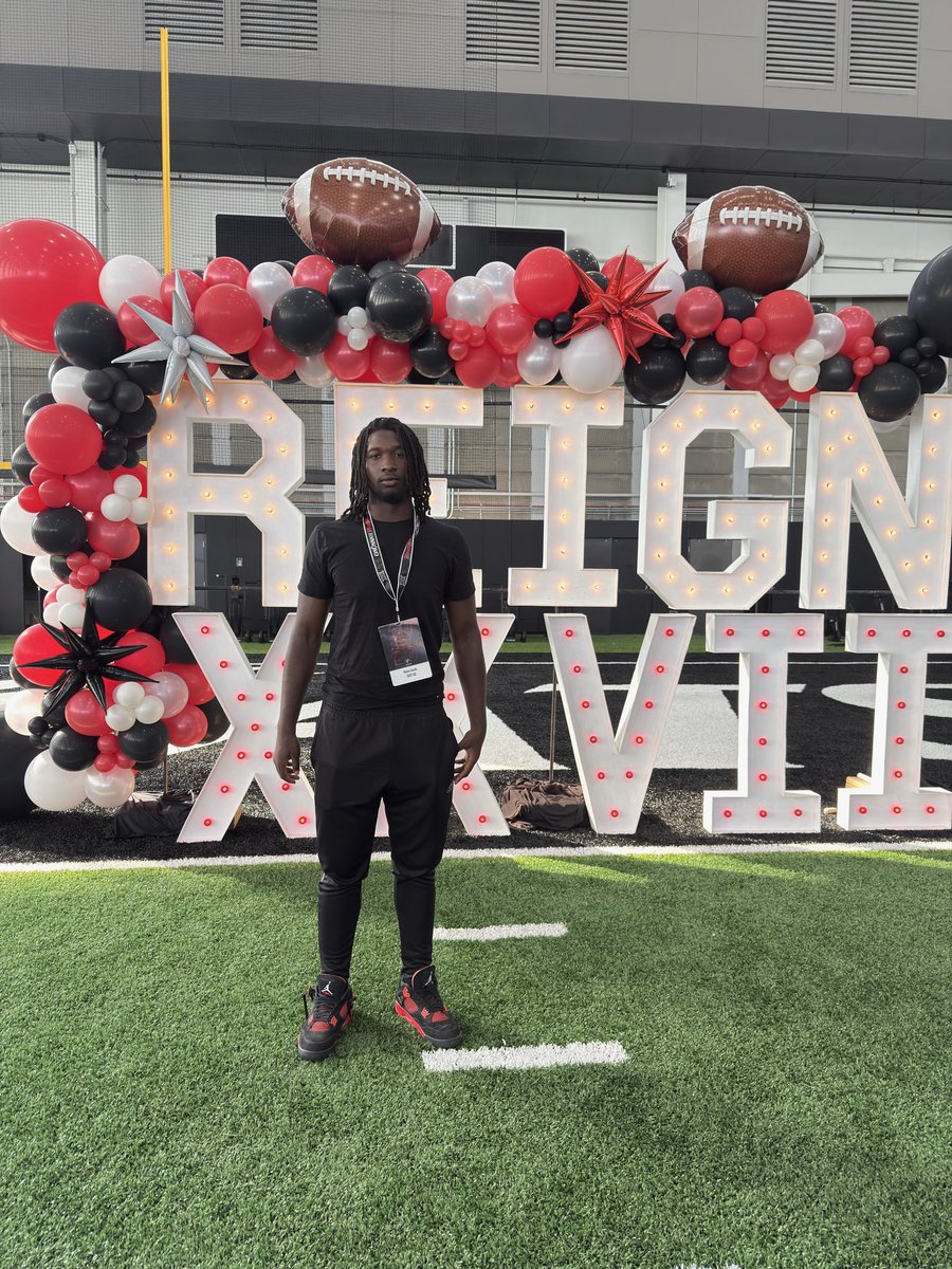 Myles Smith (@myless98) on Twitter photo After a great conversation with <a href="/TheGuruStew/">CoachStewart</a> I am blessed to receive my second D1 offer from The University Of Cincinnati ‼️#AGTG
<a href="/AllenTrieu/">Allen Trieu</a> <a href="/BrandonHuffman/">Brandon Huffman</a> <a href="/coachalbrecht50/">Jason Albrecht</a> <a href="/TheD_Zone/">The D Zone</a> <a href="/alex_pallone/">Alex Pallone</a> <a href="/Coach_Cass/">Cass Simmons</a> <a href="/Fhsfball/">FHS Football</a> After a great conversation with <a href="/TheGuruStew/">CoachStewart</a> I am blessed to receive my second D1 offer from The University Of Cincinnati ‼️#AGTG
<a href="/AllenTrieu/">Allen Trieu</a> <a href="/BrandonHuffman/">Brandon Huffman</a> <a href="/coachalbrecht50/">Jason Albrecht</a> <a href="/TheD_Zone/">The D Zone</a> <a href="/alex_pallone/">Alex Pallone</a> <a href="/Coach_Cass/">Cass Simmons</a> <a href="/Fhsfball/">FHS Football</a>