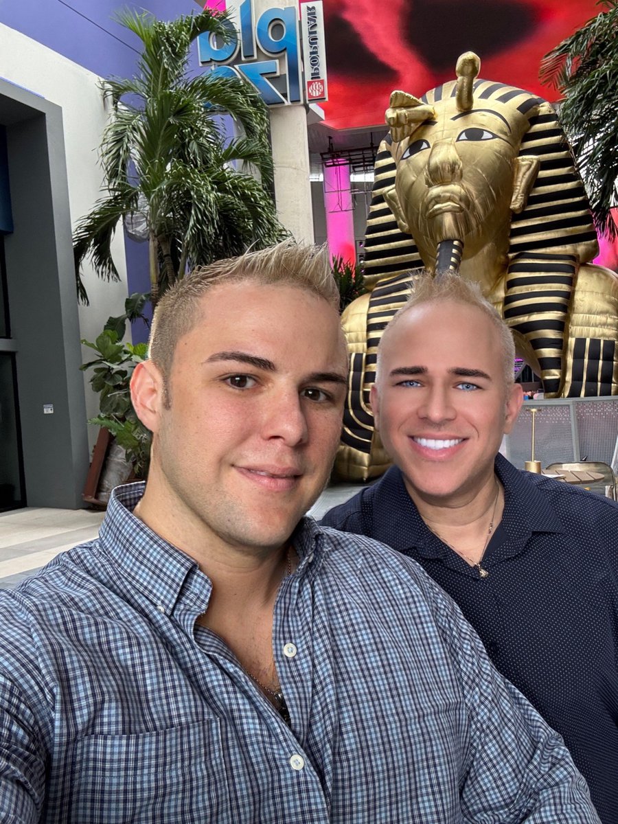 SamuelBeniquez's tweet photo. Con @AlexSanchez_pr disfrutando el sábado después de una reunión de negocios. https://t.co/vmxbGe2BIk