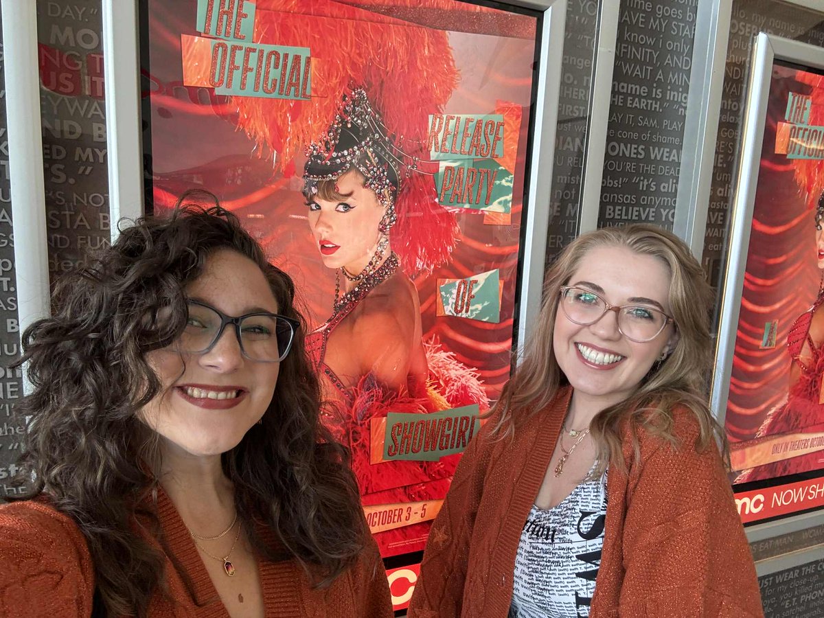 kmmurphy99's tweet photo. @taylornation13 Of course the debut of the cardigan was at the official release party of a showgirl!! #TSTheLifeofaShowgirl https://t.co/ifCWZArL9f