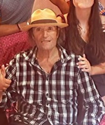 Fucsia_Official's tweet photo. Amador Mohedano asegura que Rocío Carrasco “no luchó por sus hijos”, pero él tampoco movió un dedo por ellos ni cuando eran pequeños ni ahora. Mucho plató y poco espejo. #DeViernes #APOYOROCIO4O https://t.co/hXyFDD0Vul