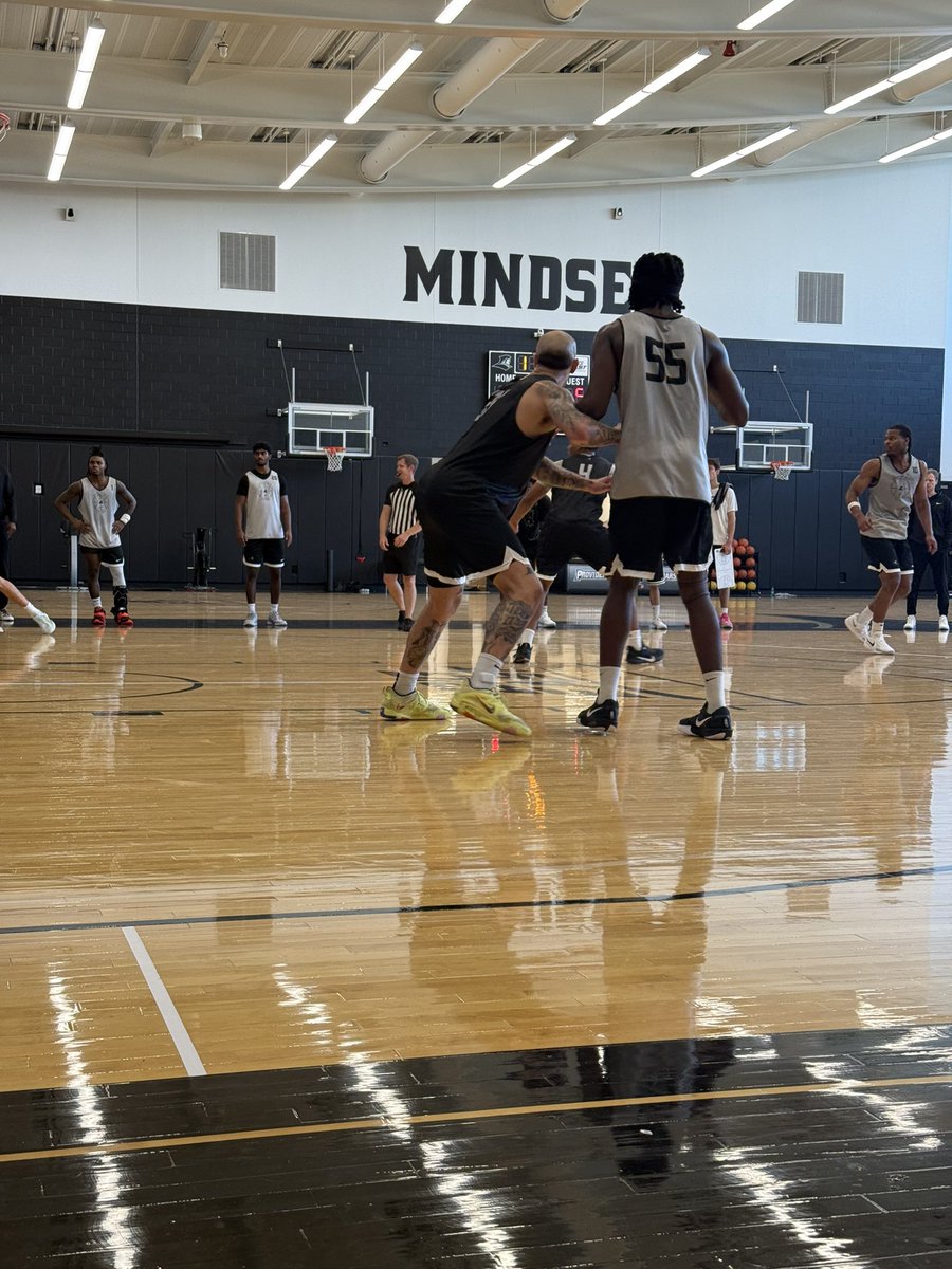 Boys had a great time at <a href="/PCFriarsmbb/">Providence MBB</a> practice today. Thank you to <a href="/Coach_CoreyW/">Corey Wright Jr</a> <a href="/CoachFeltonPC/">Dennis Felton</a> &amp; the rest of the Friar staff for the 🫶🏽 &amp; hospitality. 

“Uncle O” <a href="/oswinosarumen/">Oswin Erhunmwunse</a> looks ready to take over the Big East this year💯

#Family