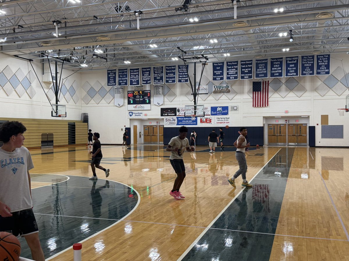 WeiserBoysHoops's tweet photo. #FallWorkouts #RUNtheTOWN https://t.co/Gtp7HGUFXf