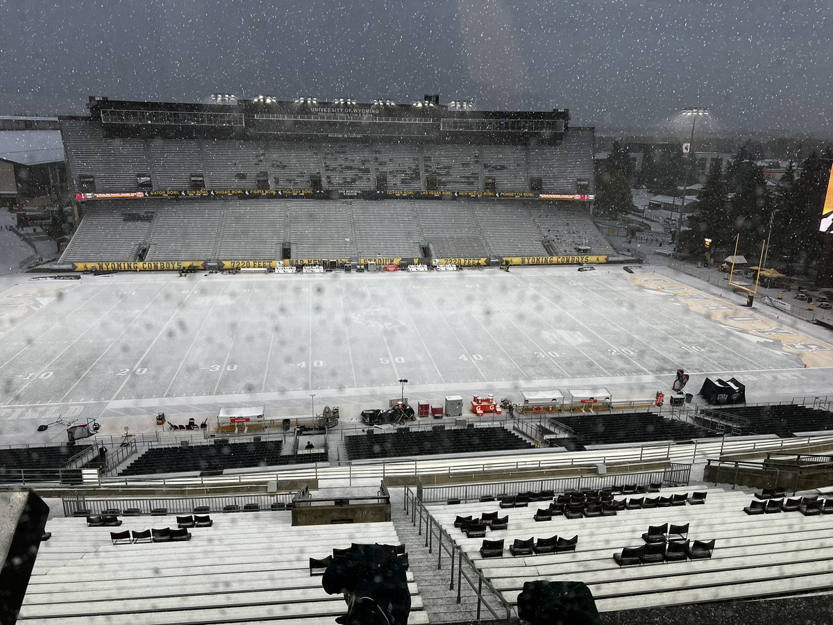 EthanBirdTV's tweet photo. Is this the snow game yall have been begging for? https://t.co/jgDxa2B32K