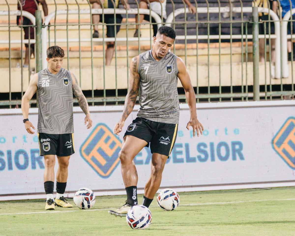 VoltacoFC's tweet photo. Aquecimento finalizado!
Vamos em busca da vitória!
#EuSouVoltaco https://t.co/HZSICt3omT