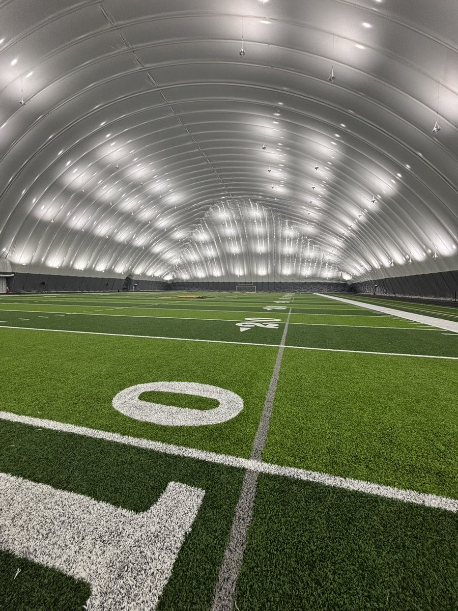 EliSmith_5's tweet photo. Had a great visit at @AdrianCollegeFB. Thank you @JebPalka for the hospitality and a great time! @Coach_Ty_Palka. @Coach_Palka https://t.co/aE5MZwfYXD