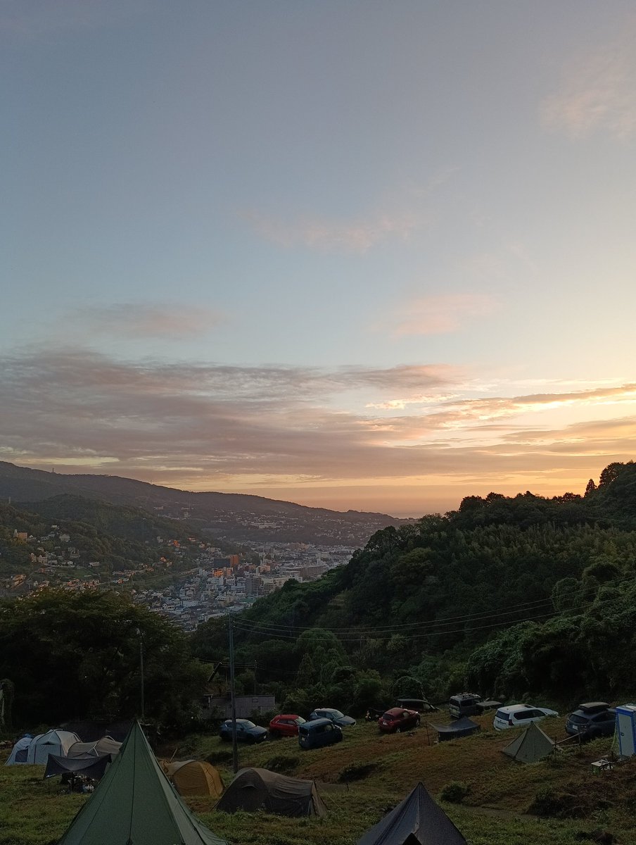 グローブキャンピングヒルさんクラファン達成おめでとうございます。
当選した限定Tシャツもありがとうございました。早速着てきました。