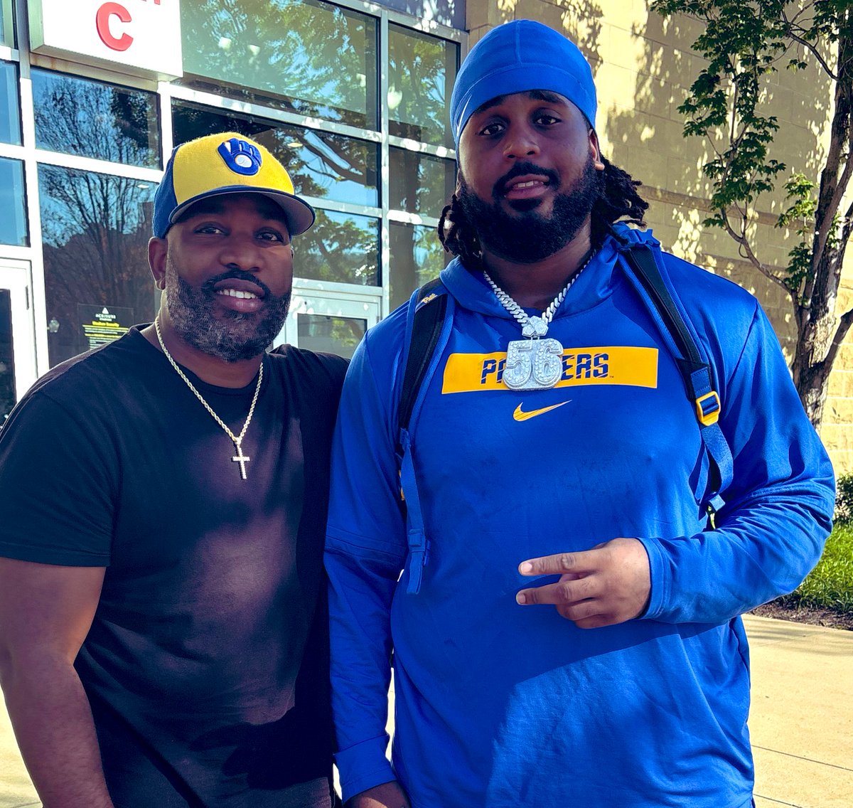 Pulled up to Pittsburgh today to check out neph <a href="/LyndonCooper5/">Coop</a>  
 
Great game Coop 🤝🏾🤞🏾

(PS. Pittsburgh is a cool city)