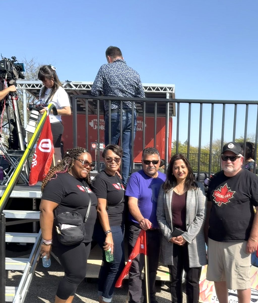 SoniaLiberal's tweet image. Today, I joined Unifor’s “Protect Canadian Jobs” Rally at Stellantis Brampton and proud to stand with the workers driving Canada’s auto sector.

We’re investing in Canadian industries, building a resilient economy, and keeping good jobs in Canada. 🇨🇦 #SupportWorkers