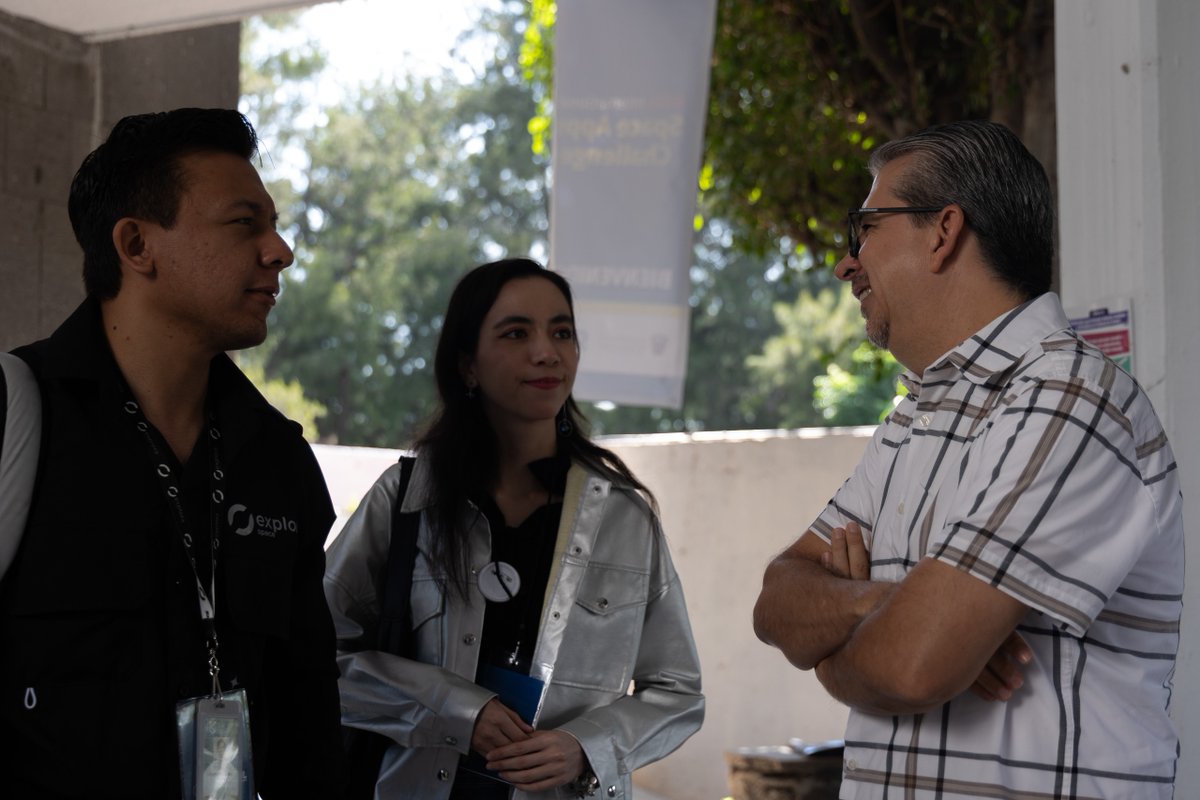 🌌 ¡El talento está en casa!

Este fin de semana el #CUGDL se llena de innovación y creatividad con la llegada de los equipos que participarán en el NASA International Space Apps Challenge 🚀

Mucho éxito a todas y todos los participantes. 👏✨