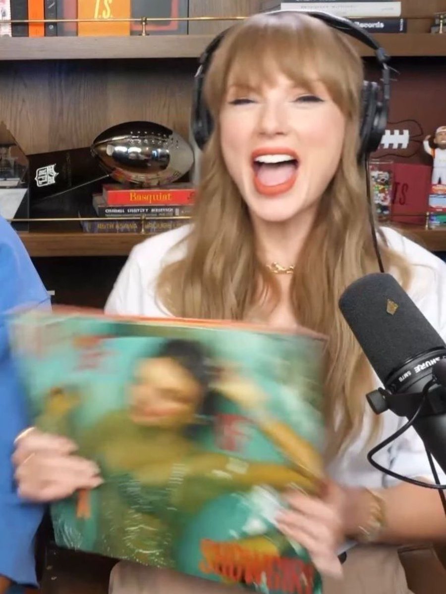 chmpgprblms's tweet image. threads of songs that taylor wrote BEFORE even meeting joe alwyn so y’all can stop moaning and bitching about him being his muse and saying he probably was his ghost writer