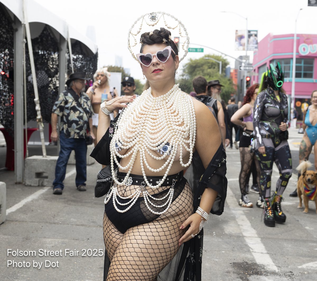 Dot the Photographer tweet media